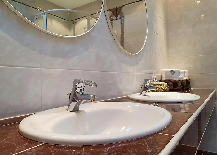 Апартаменти Alpenflair Mit Bergblick - Inkl Parkplatz #8 Інсбрук